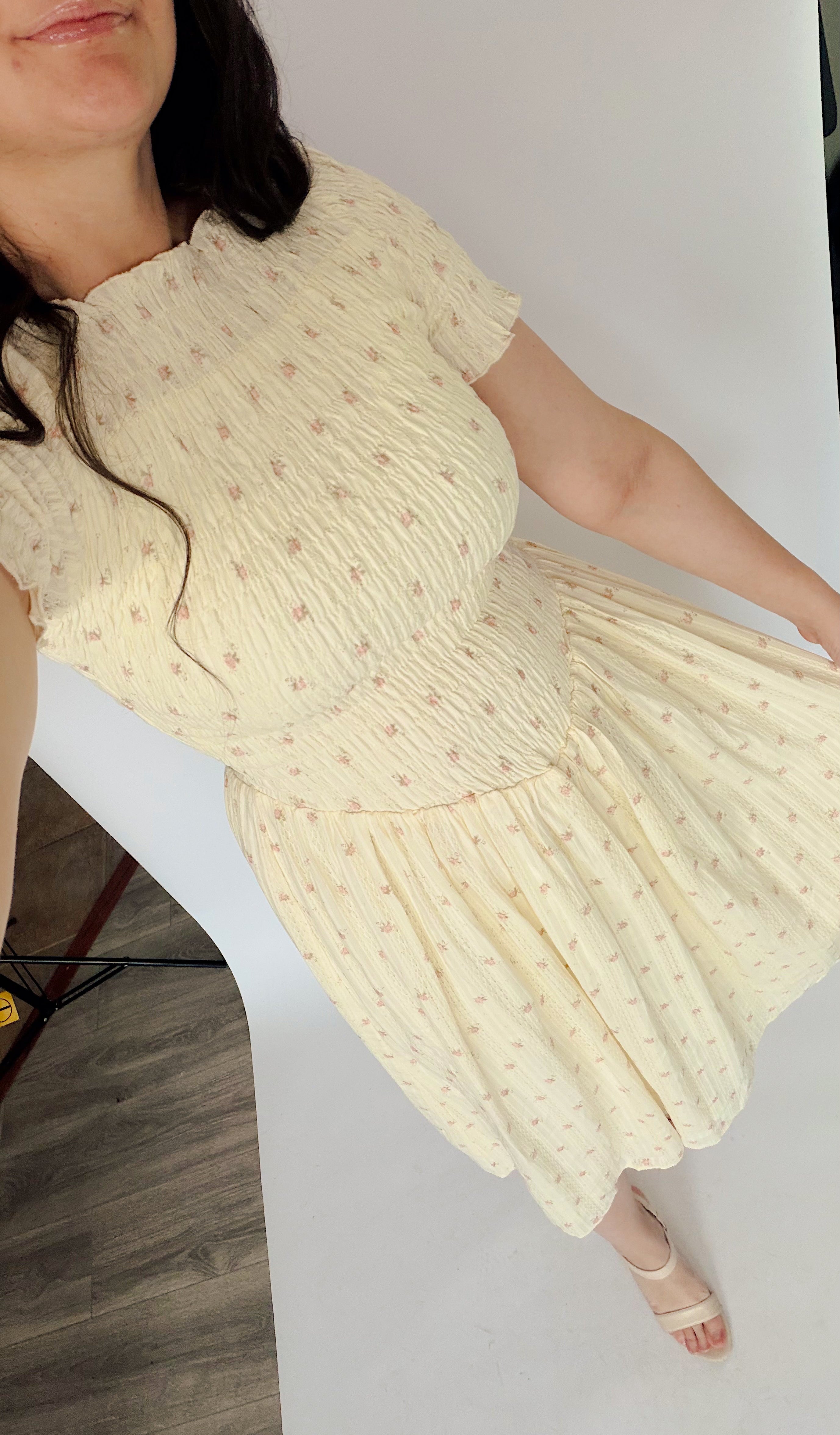 Vestido floral amarillo mantequilla Aurelia