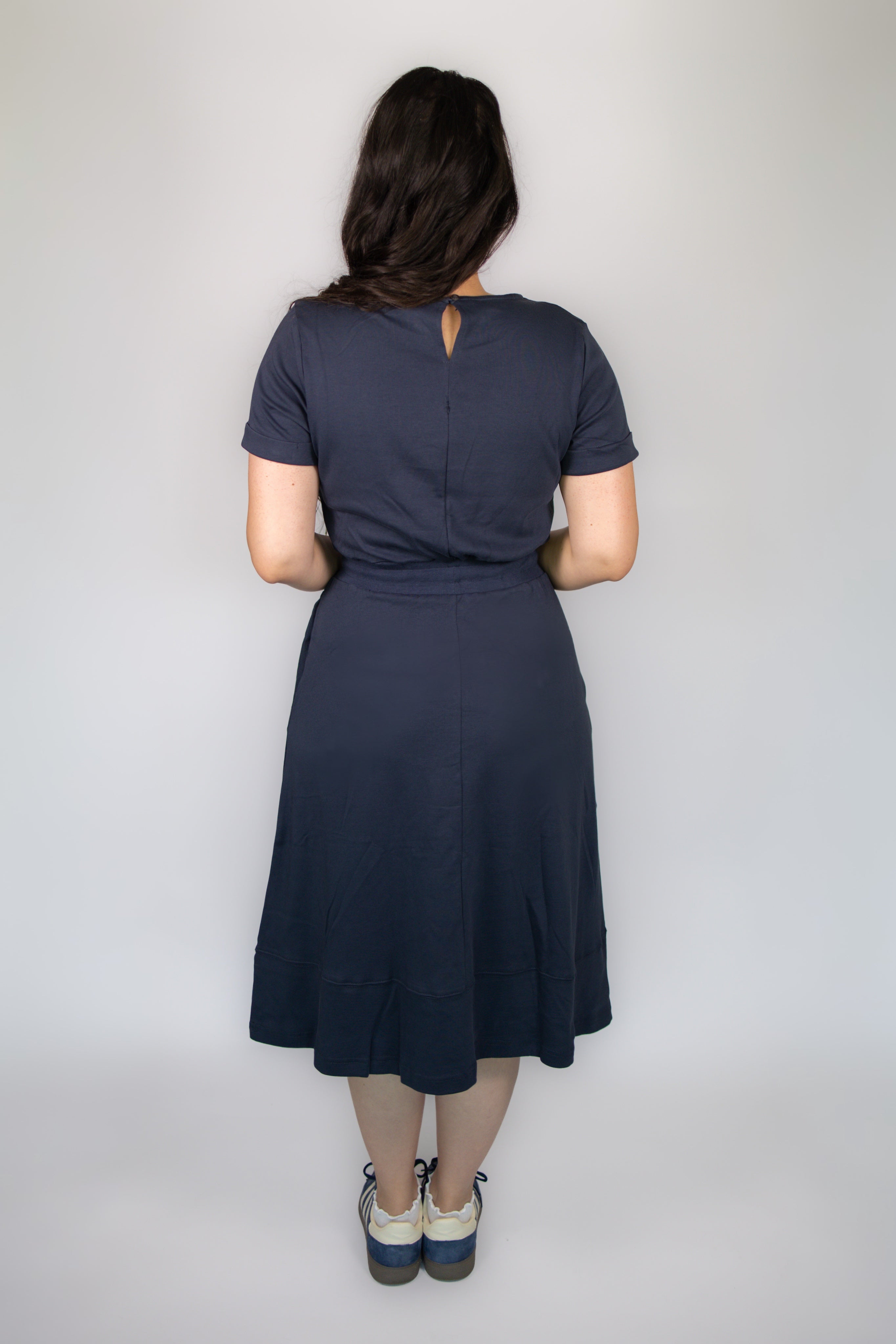 Mia Casual Midi Dress in Navy