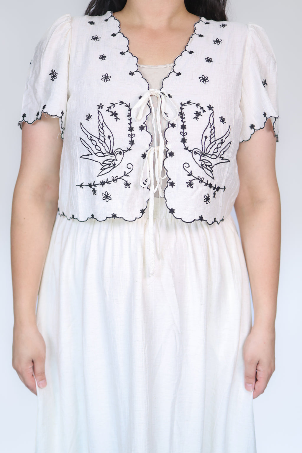 Birdie Embroidered Set