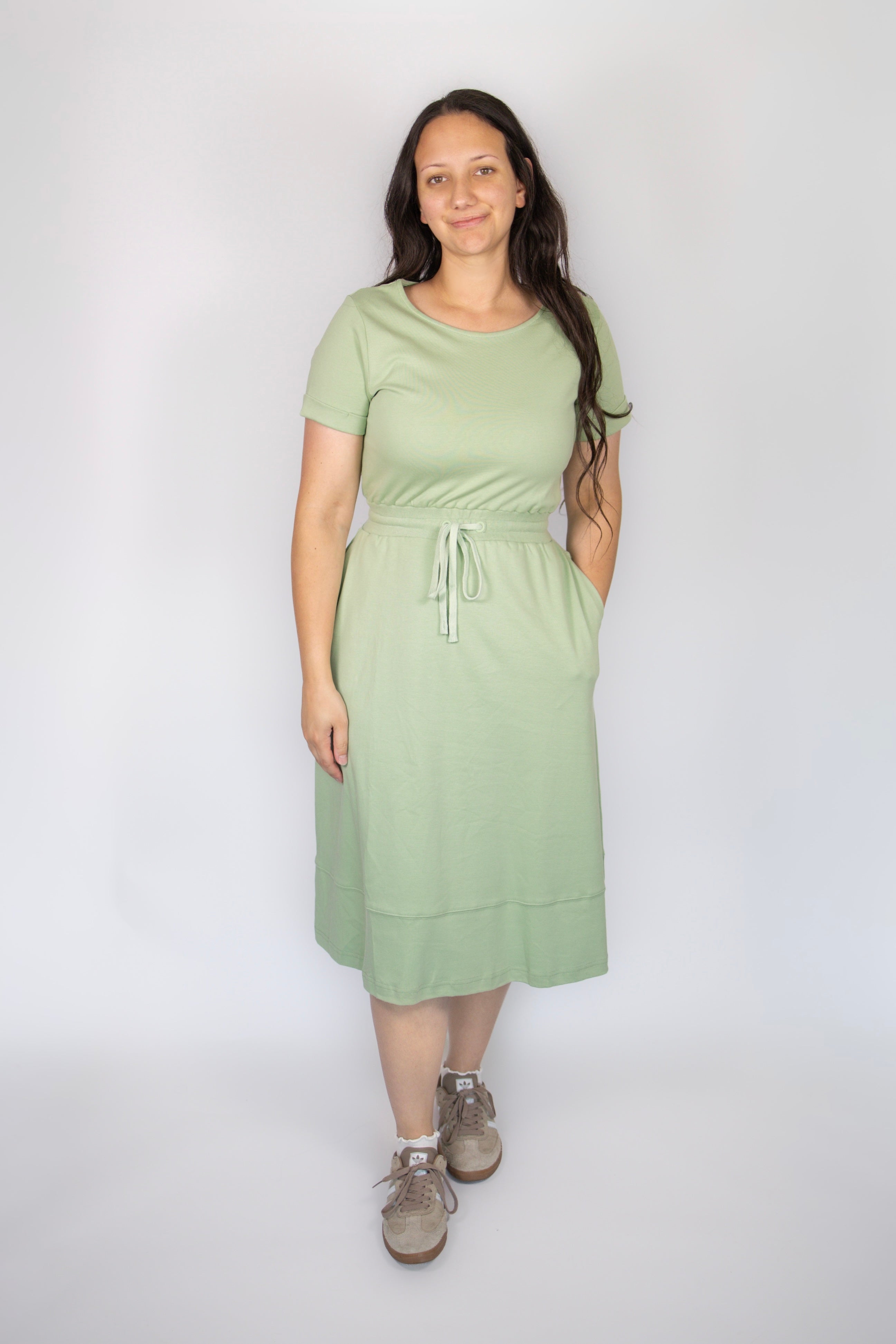 Mia Casual Midi Dress in Green
