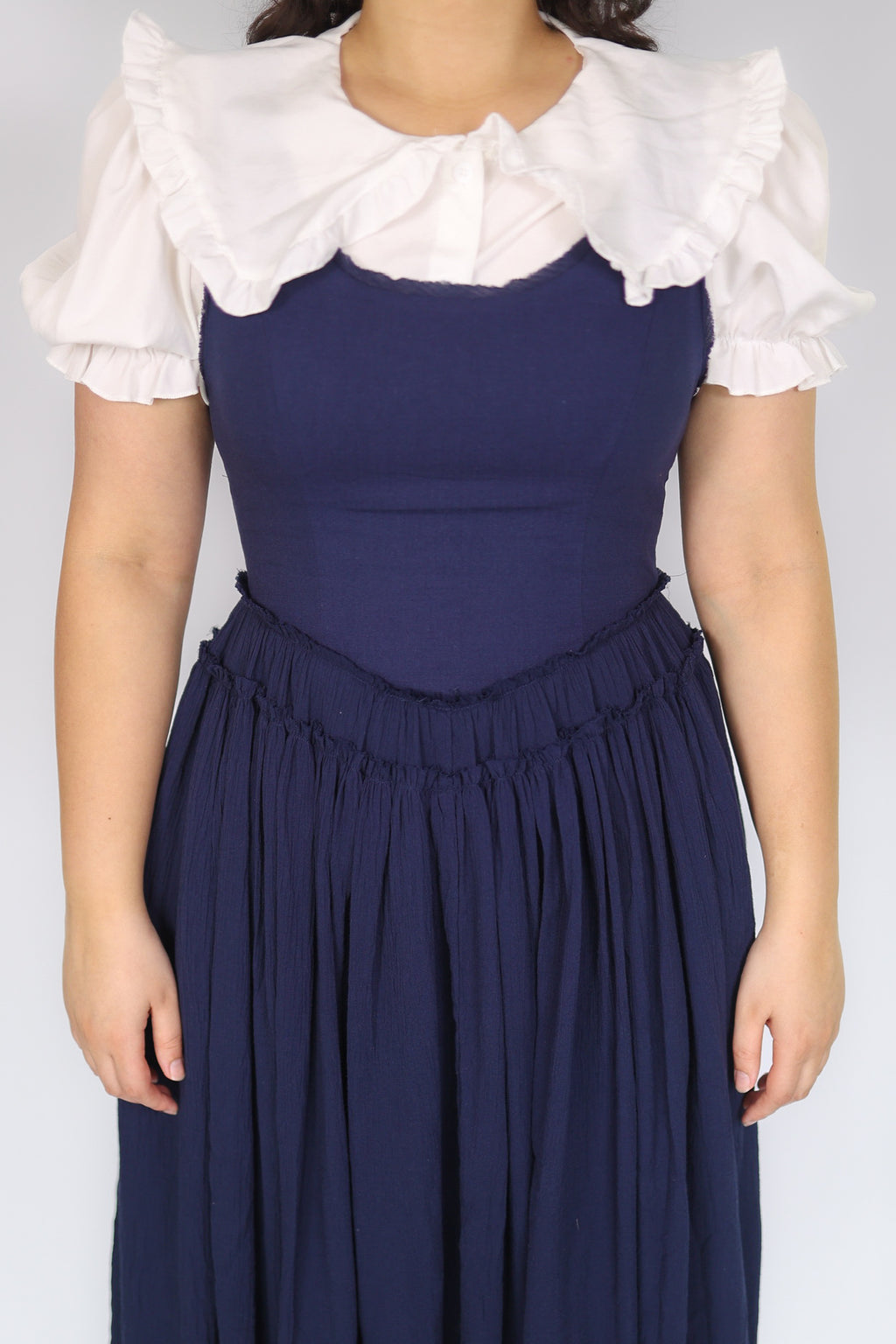 Vestido de tirantes con cintura vasca Robin