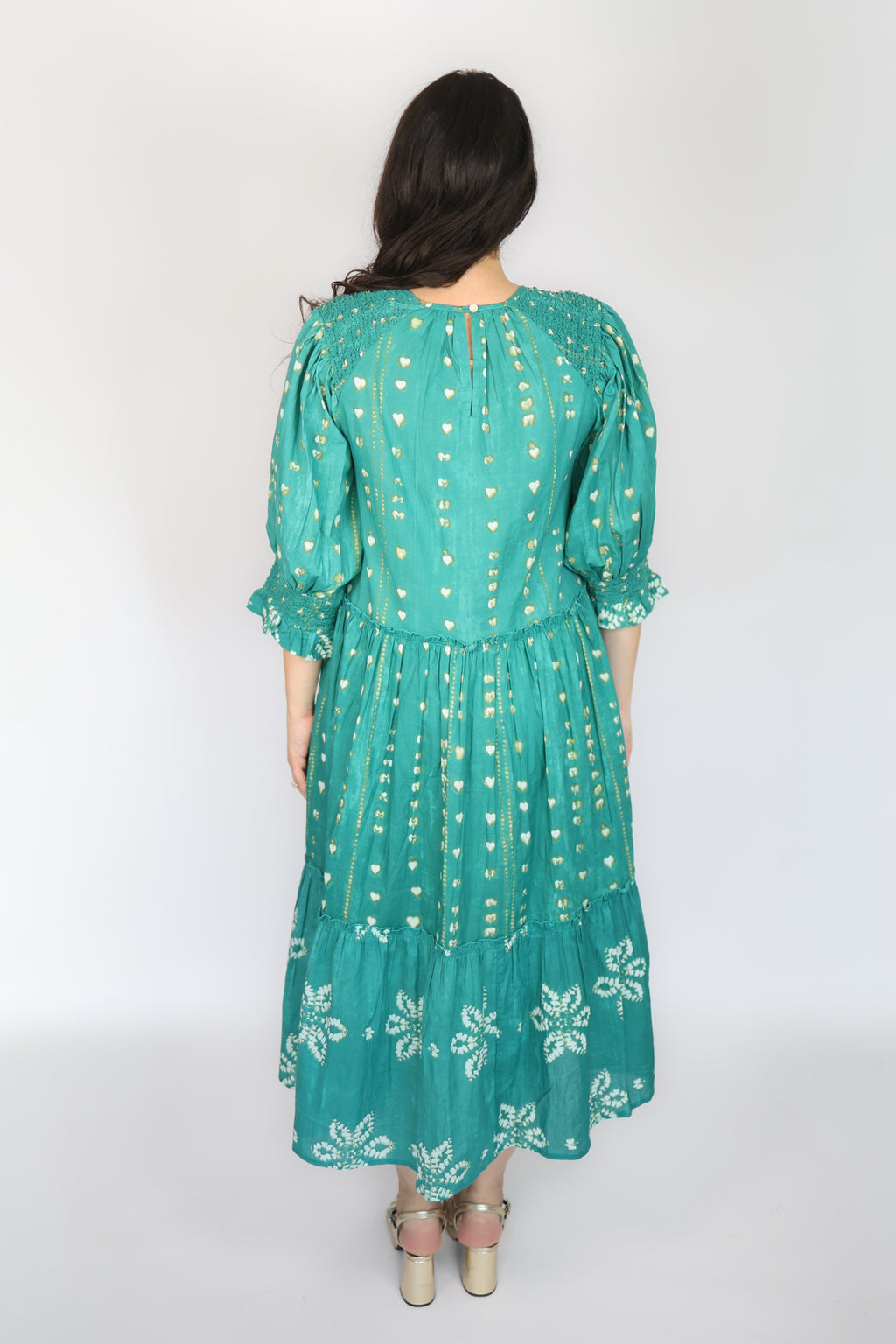 Vestido midi de jade con volantes en color esmeralda