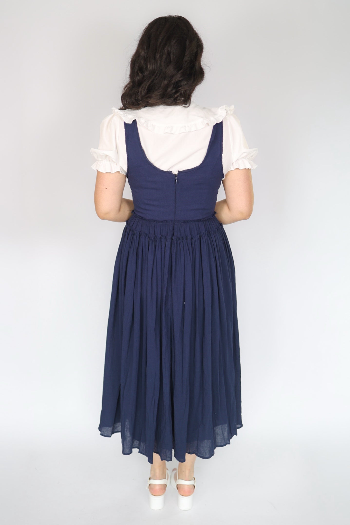 Vestido de tirantes con cintura vasca Robin