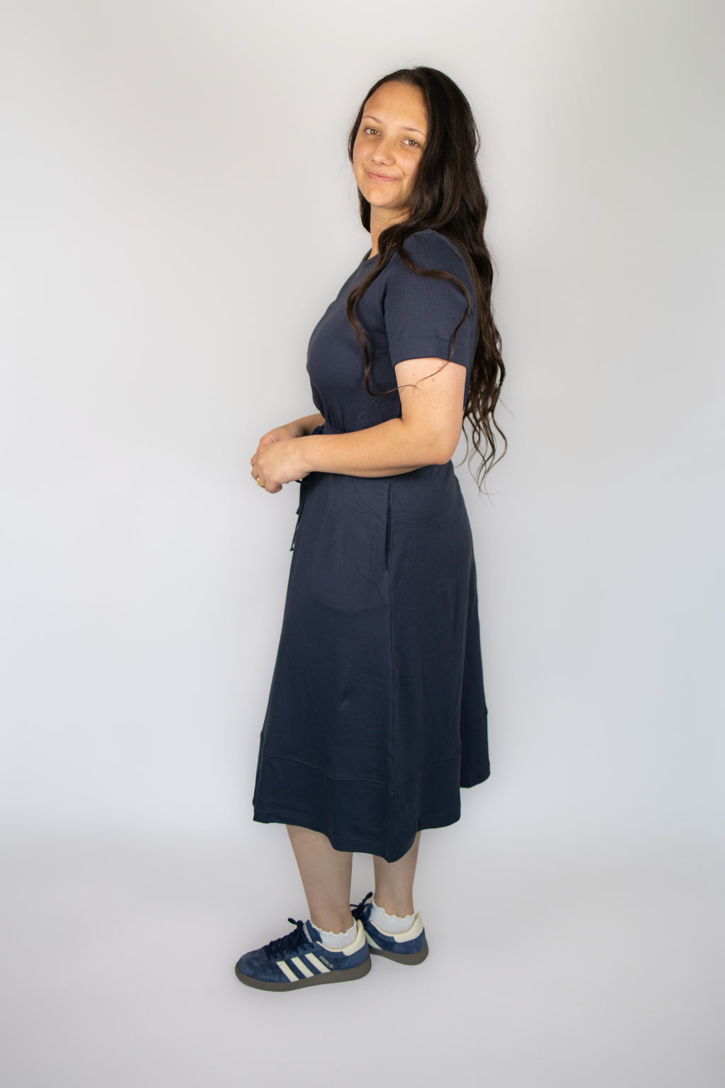 Mia Casual Midi Dress in Navy