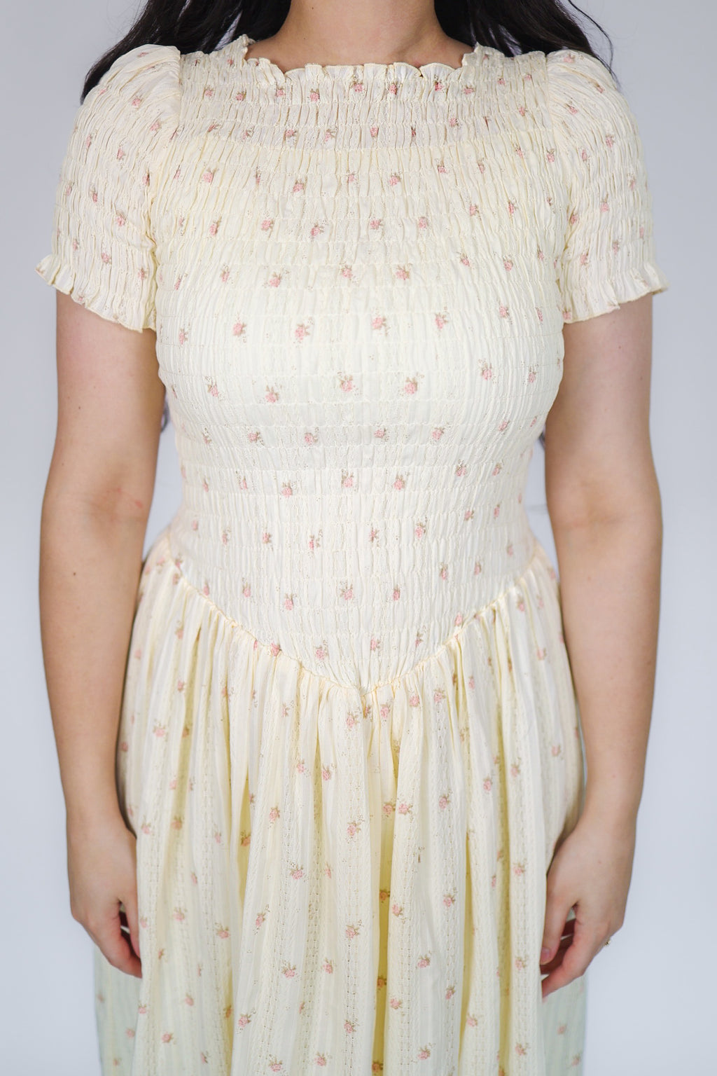 Vestido floral amarillo mantequilla Aurelia