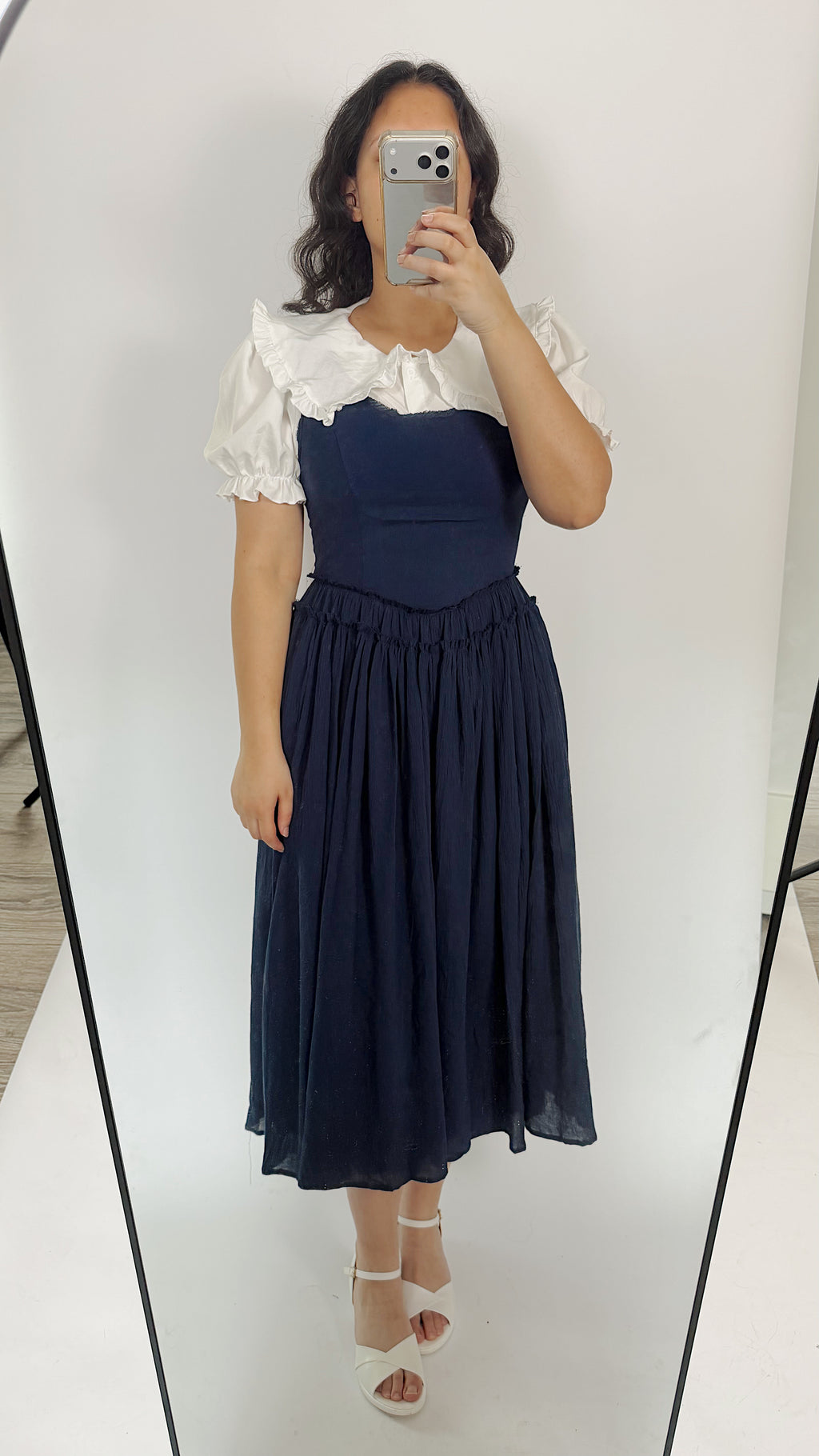 Vestido de tirantes con cintura vasca Robin
