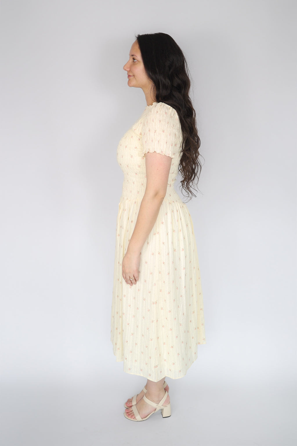 Vestido floral amarillo mantequilla Aurelia