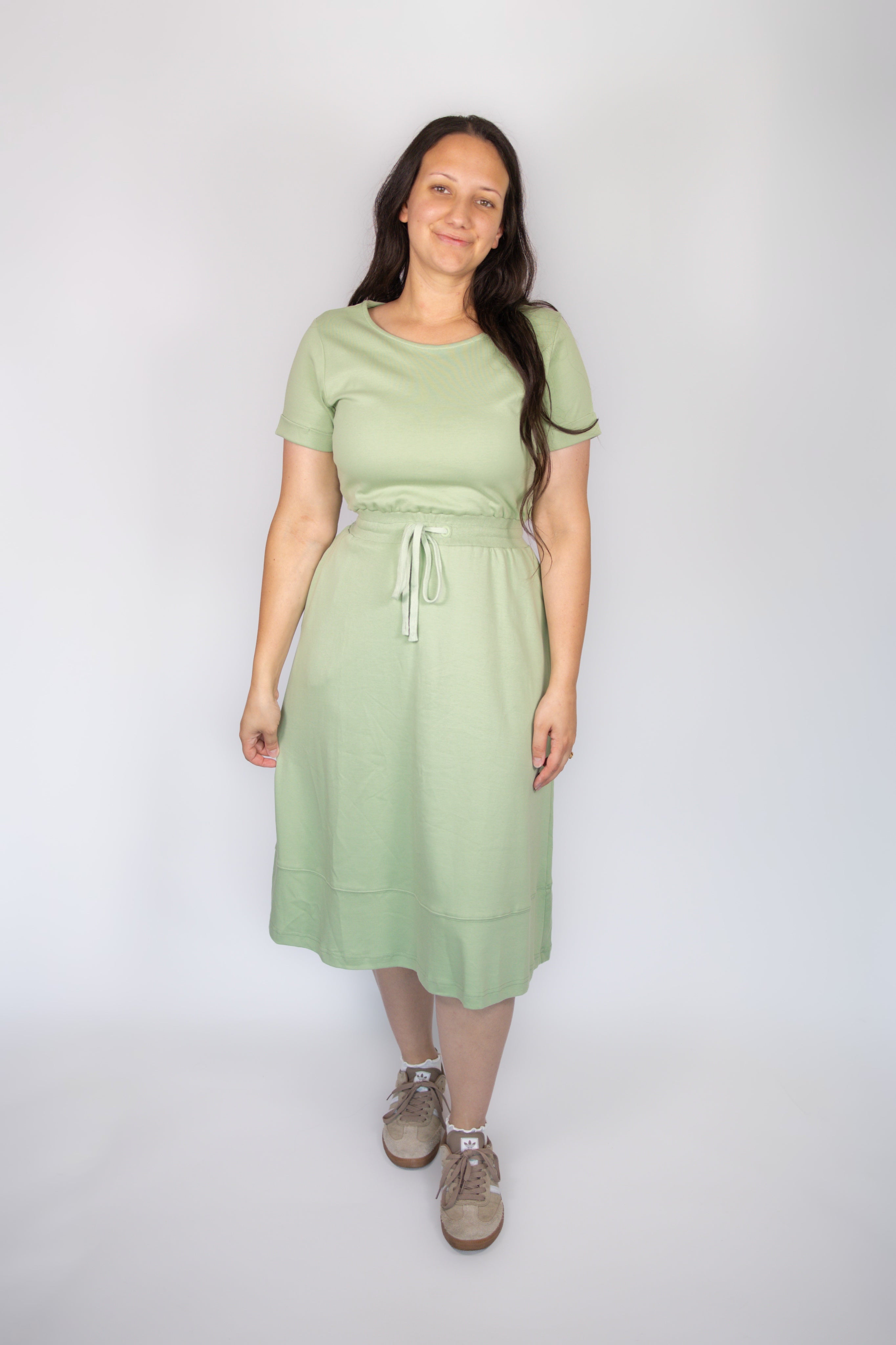 Mia Casual Midi Dress in Green